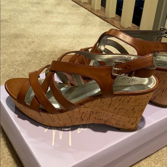 Never Worn* Marc Fisher Gleena Wedges - Picture 2 of 5